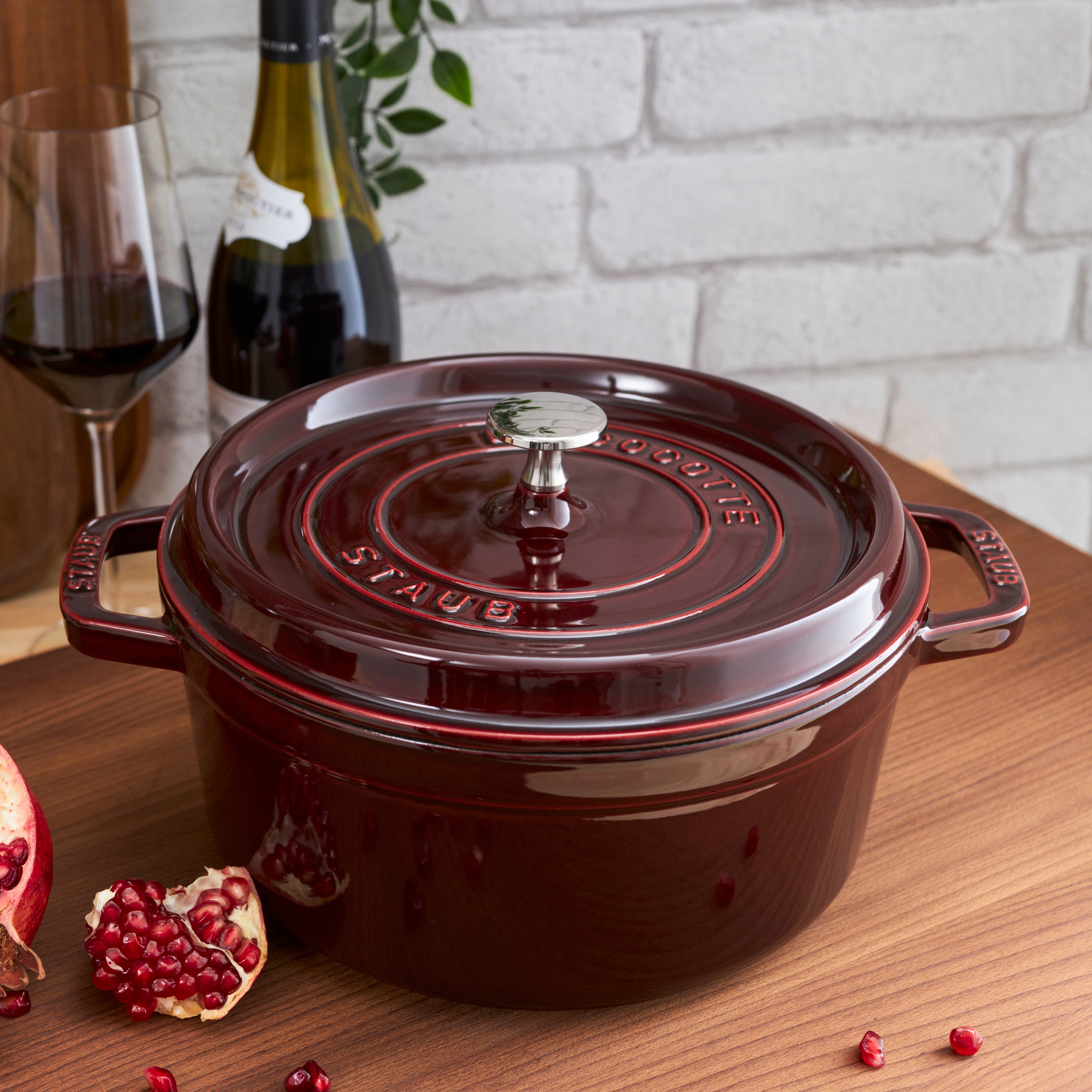 Staub Dutch Oven - 4-qt Cast Iron Cocotte - Grenadine – Cutlery