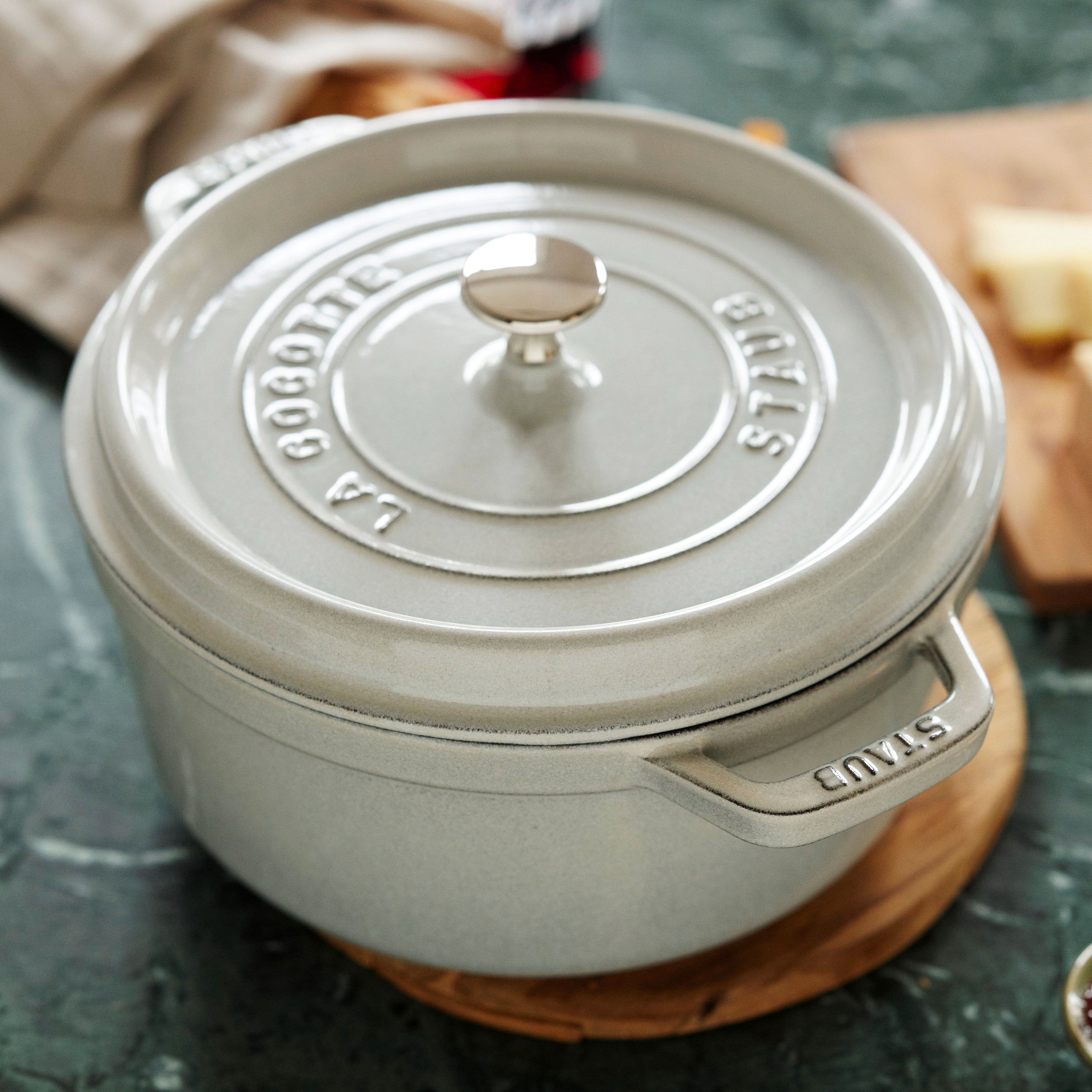 Staub Dutch Oven - 4-qt Cast Iron Cocotte - White Truffle