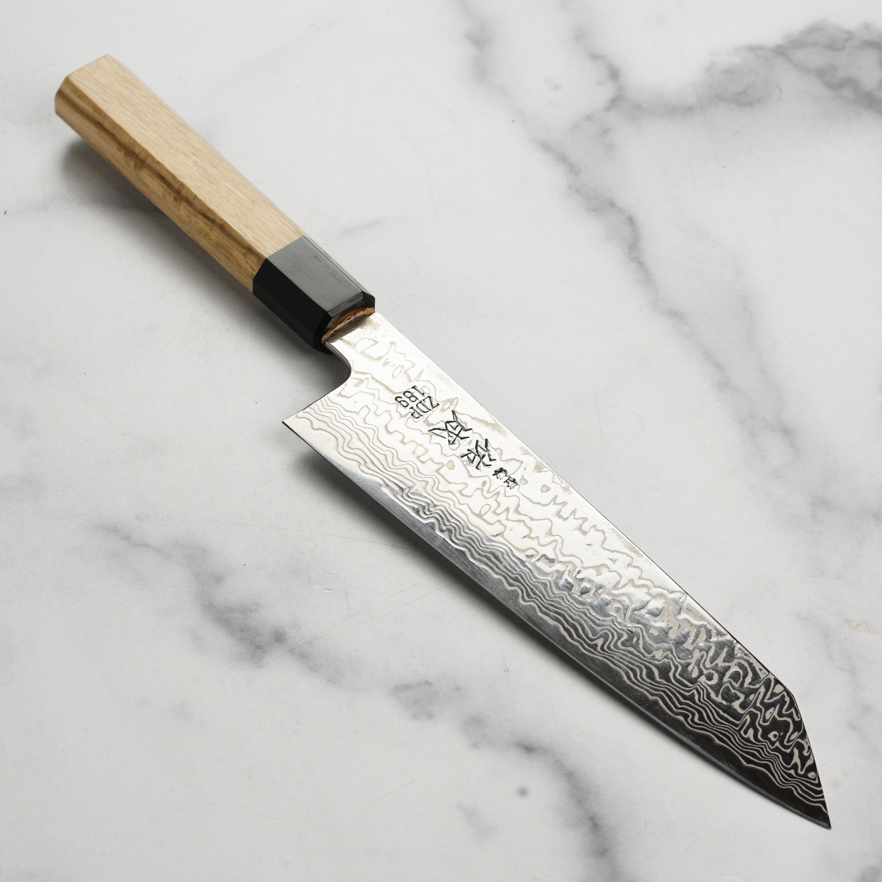 Tarikuです。 Santoku ZDP-189 Polished Buffalo Ebony Handle 180mm – MUSASHI