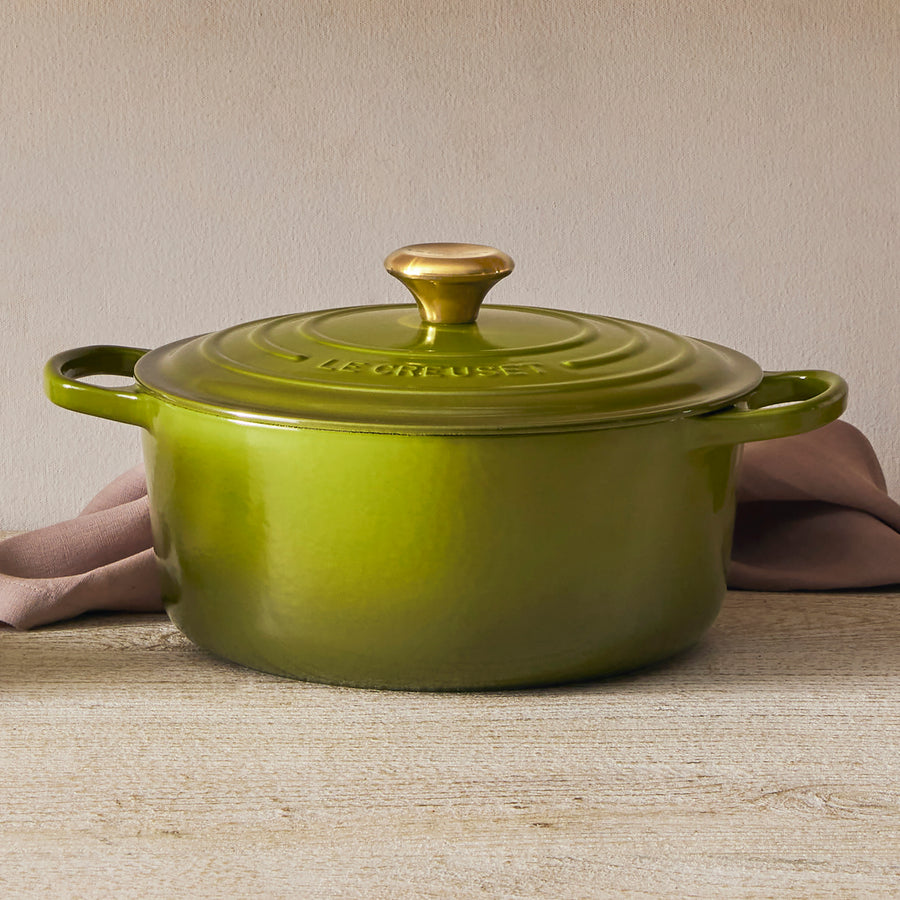 Le Creuset Signature Cast Iron 7.25-quart Olive Round Dutch Oven