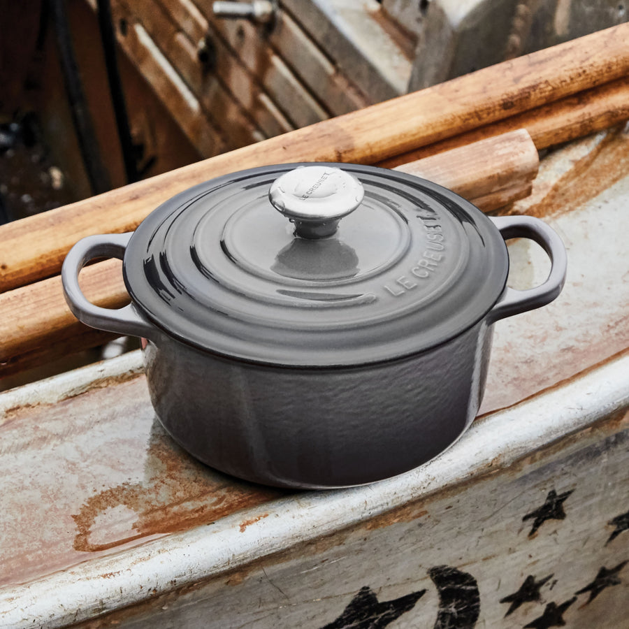Viking 7-Quart Enamel Coated Cast Iron Dutch Oven/Roaster, Gray