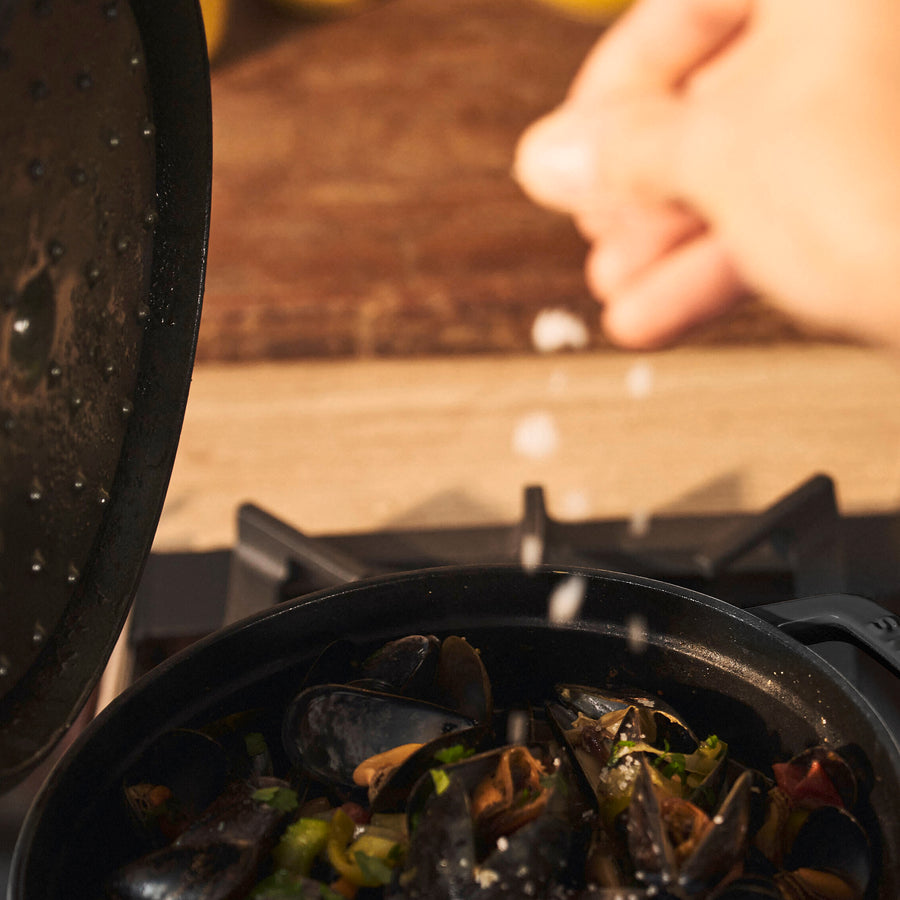 Staub 4-quart Matte Black Round Dutch Oven