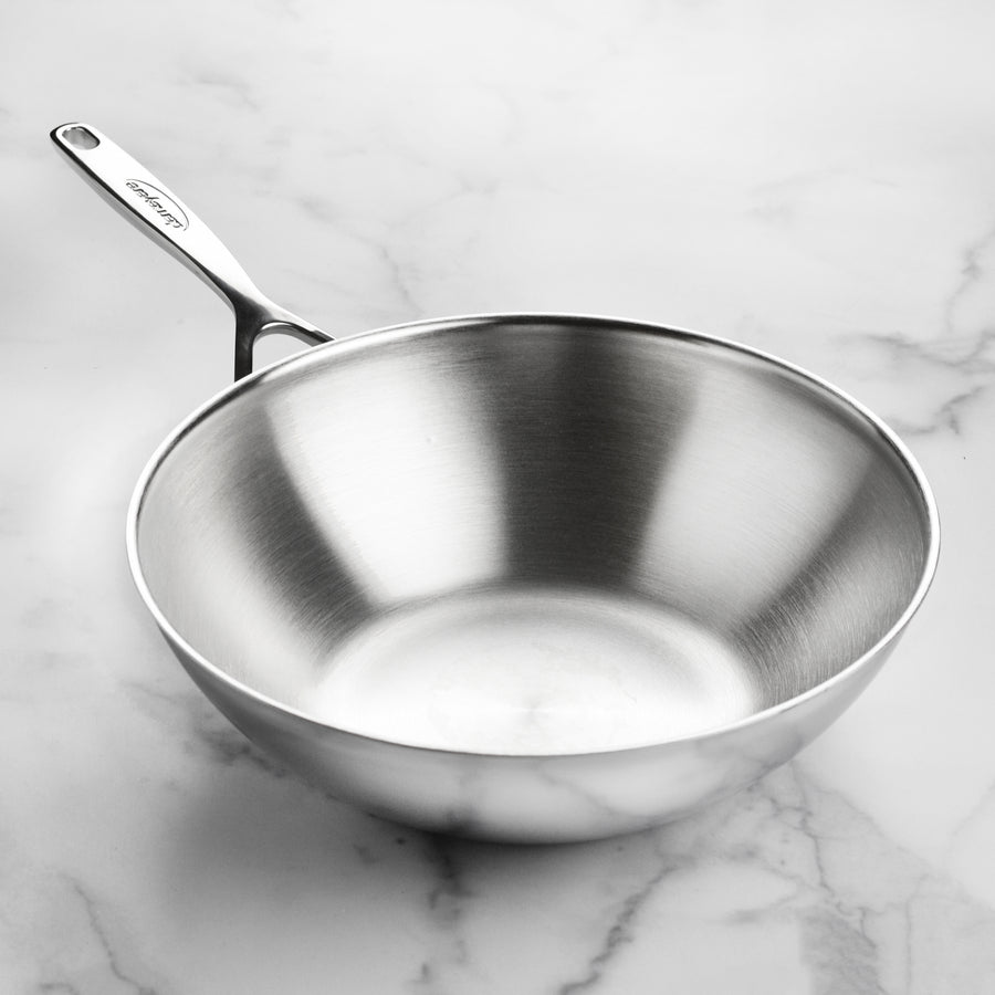 Flat saucepan stainless steel
