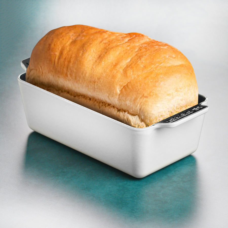 Le Creuset Signature Cast Iron 9 x 5" White Loaf Pan