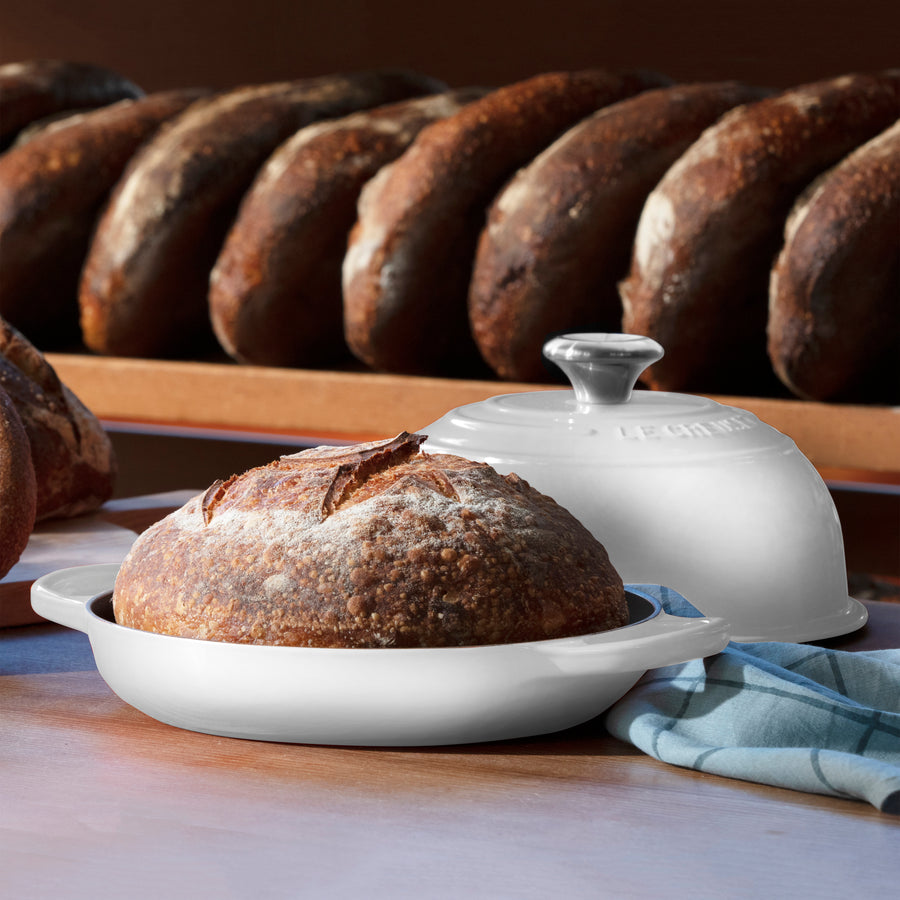  Le Creuset Enameled Cast Iron Bread Oven, White, 1.75 qt.: Home  & Kitchen