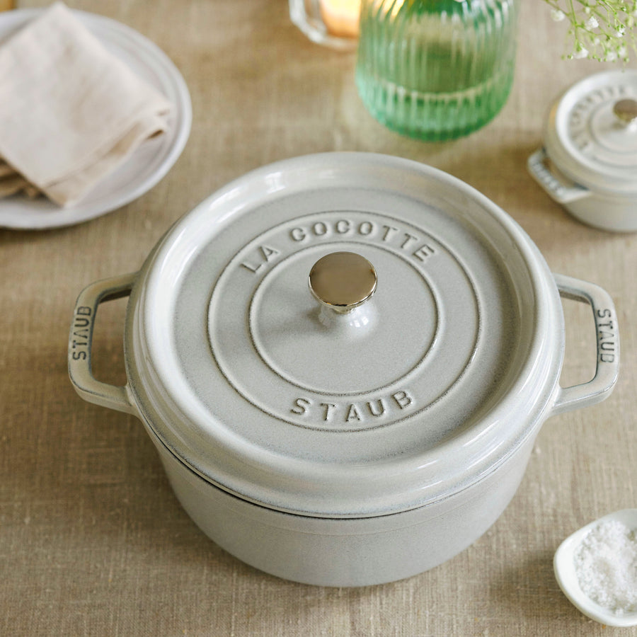 Staub - Cast Iron 5.5-qt Round Cocotte - White Truffle