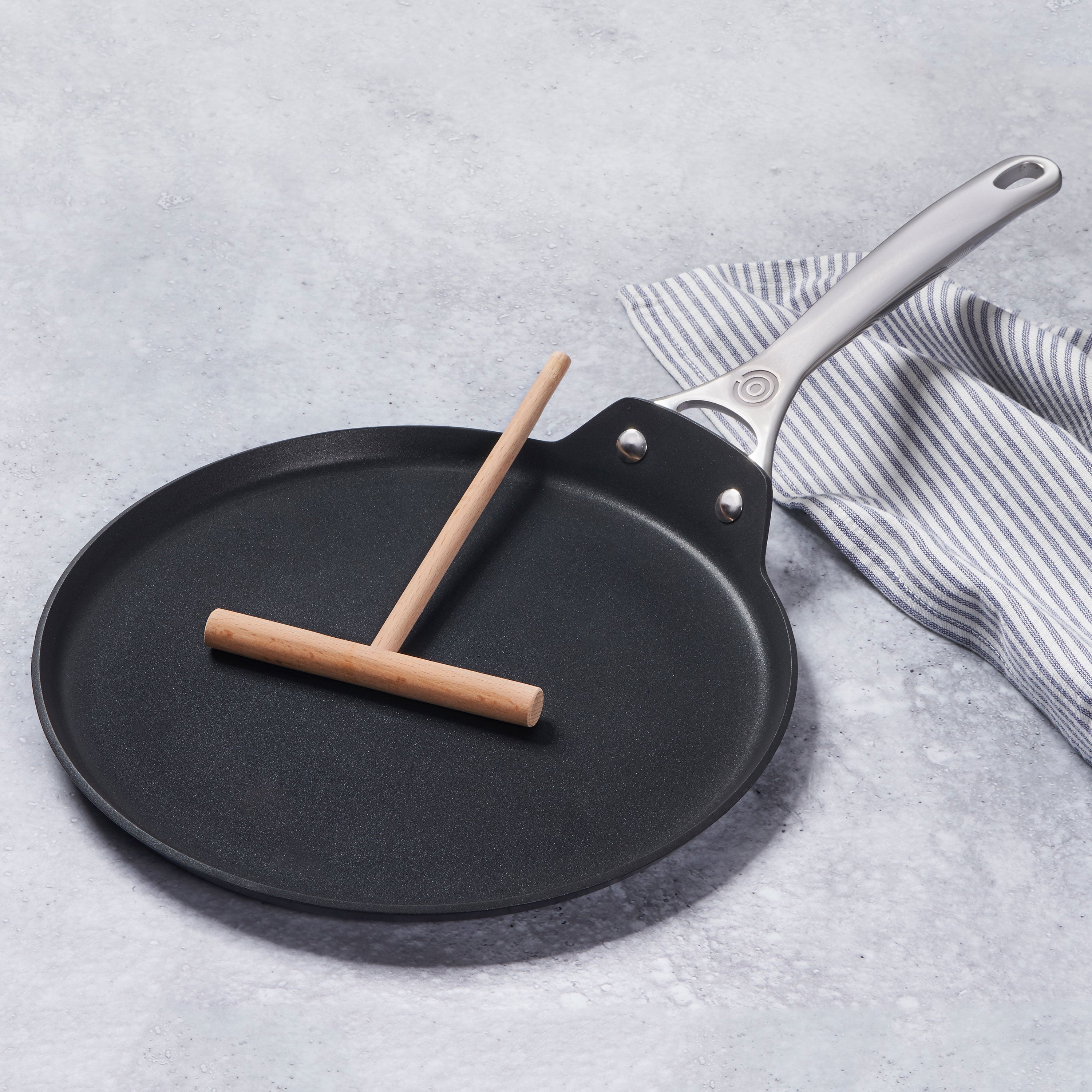Le Creuset Toughened Nonstick Pro Crepe Pan with Rateau 11" Cutlery