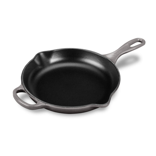 Le Creuset Signature Cast Iron 9" Oyster Skillet
