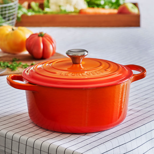 Le Creuset Signature Cast Iron 5.5-quart Flame Round Dutch Oven
