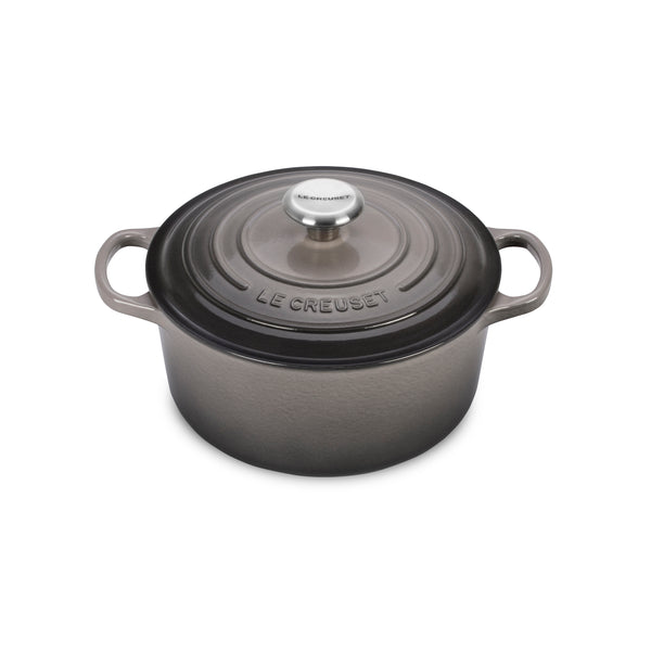 Le Creuset Signature 3.5 Quart Round Dutch Oven — KitchenKapers