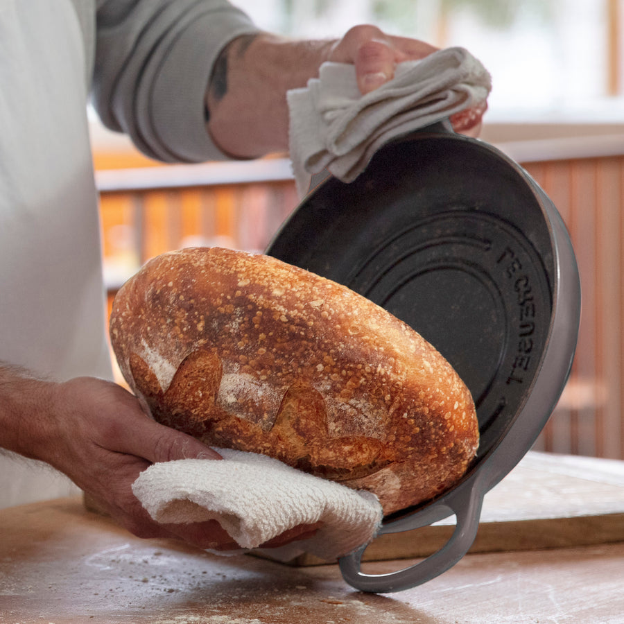 Le Creuset Signature Cast Iron 9.5" Oyster Bread Oven