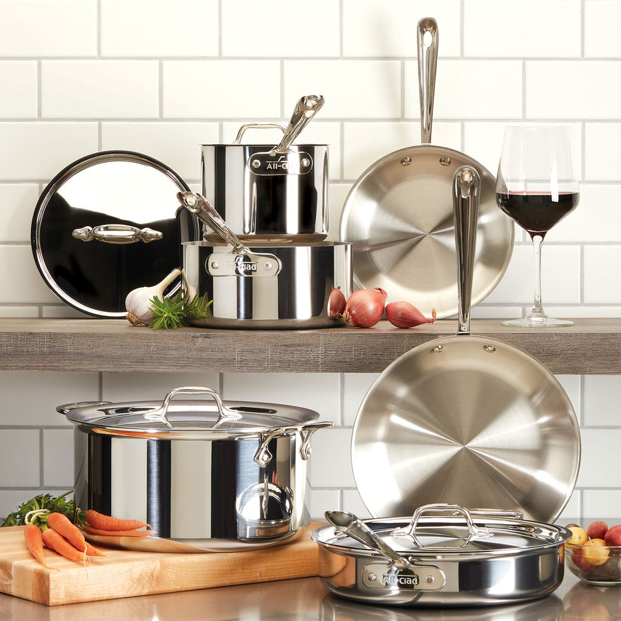 D3 Stainless 3-ply Bonded Cookware, Saucier with lid, 2 quart
