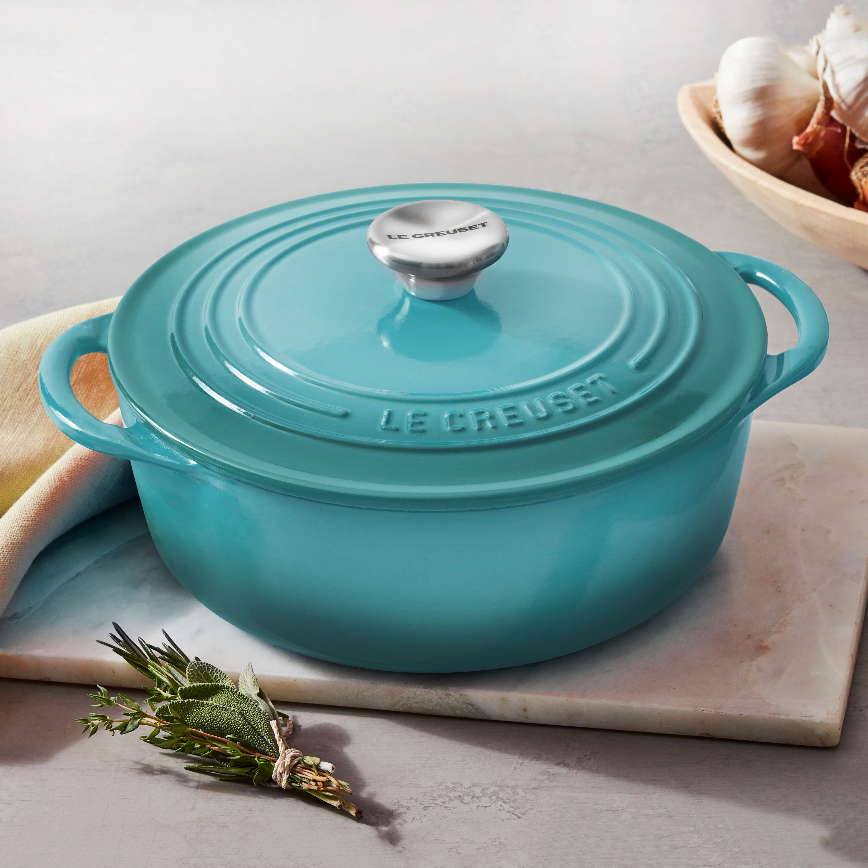 Le Creuset Cast Iron Shallow Round Dutch Oven 2.75qt Caribbean